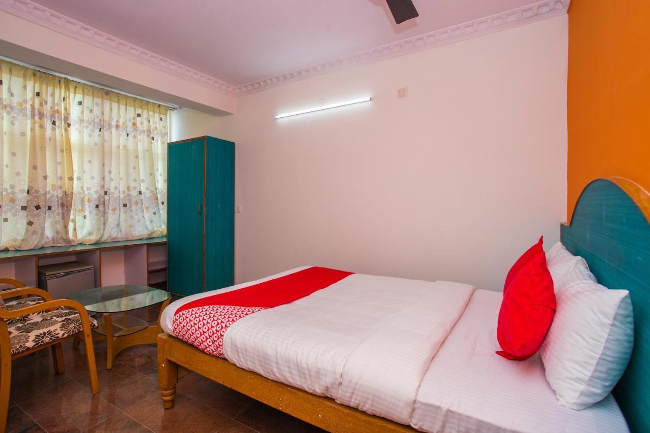 Oyo 16123 Chandana Deluxe Hotel Bangalore