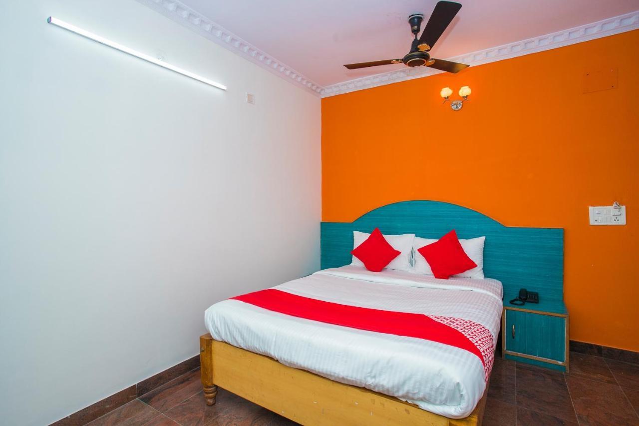 Hotel Oyo 16123 Chandana Deluxe Bangalore