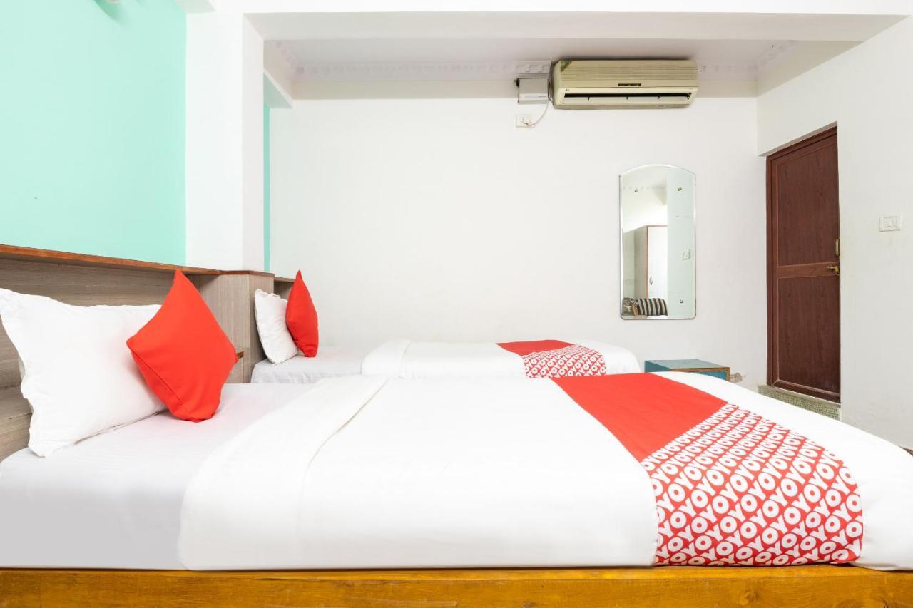 Oyo 16123 Chandana Deluxe Bangalore