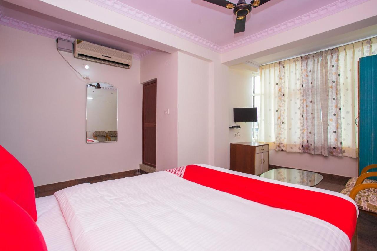 Oyo 16123 Chandana Deluxe Hotel 3*