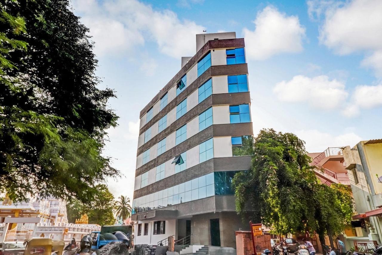 Oyo 79879 Elite Jp Nagar 3*