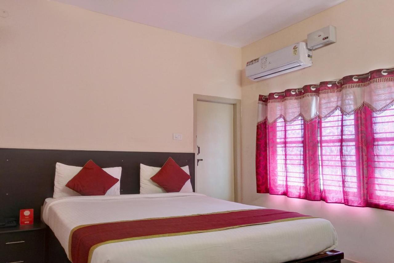 Oyo Flagship 9018 The Residency Hotel 3*
