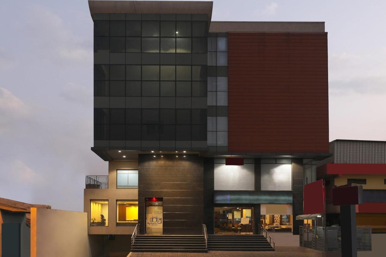 Capital O 28398 Mysore Gate Hotel 3*