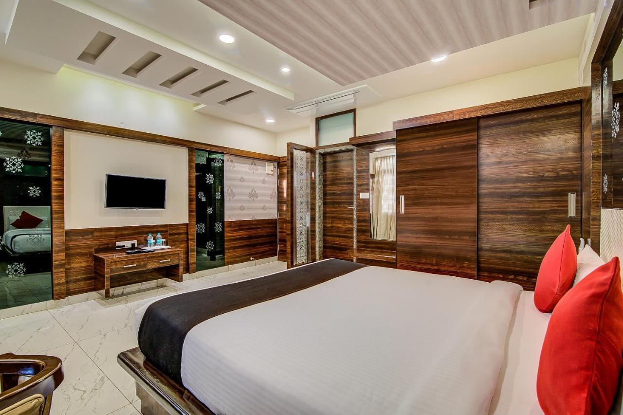 Capital O 15950 J K Residency Hotel 3*