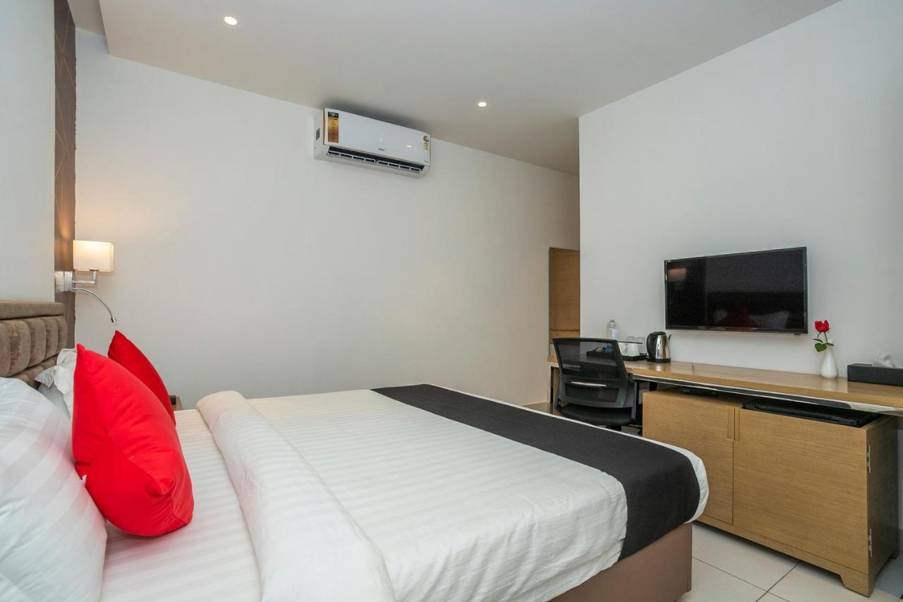 Capital O 36137 Vihaari 24 Business Hotel Bangalore
