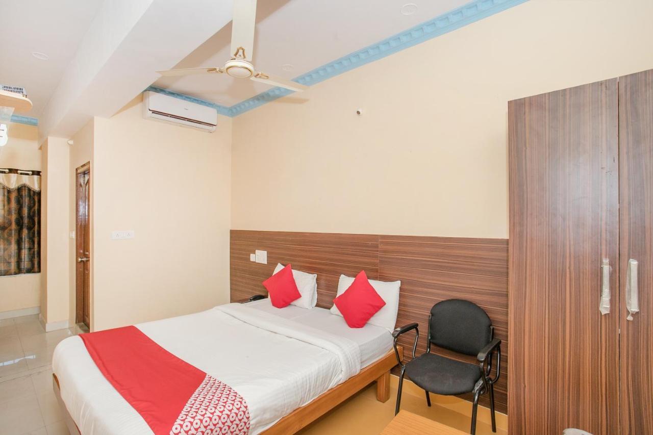 Oyo 10291 Sri Venkatadri Residency 3*