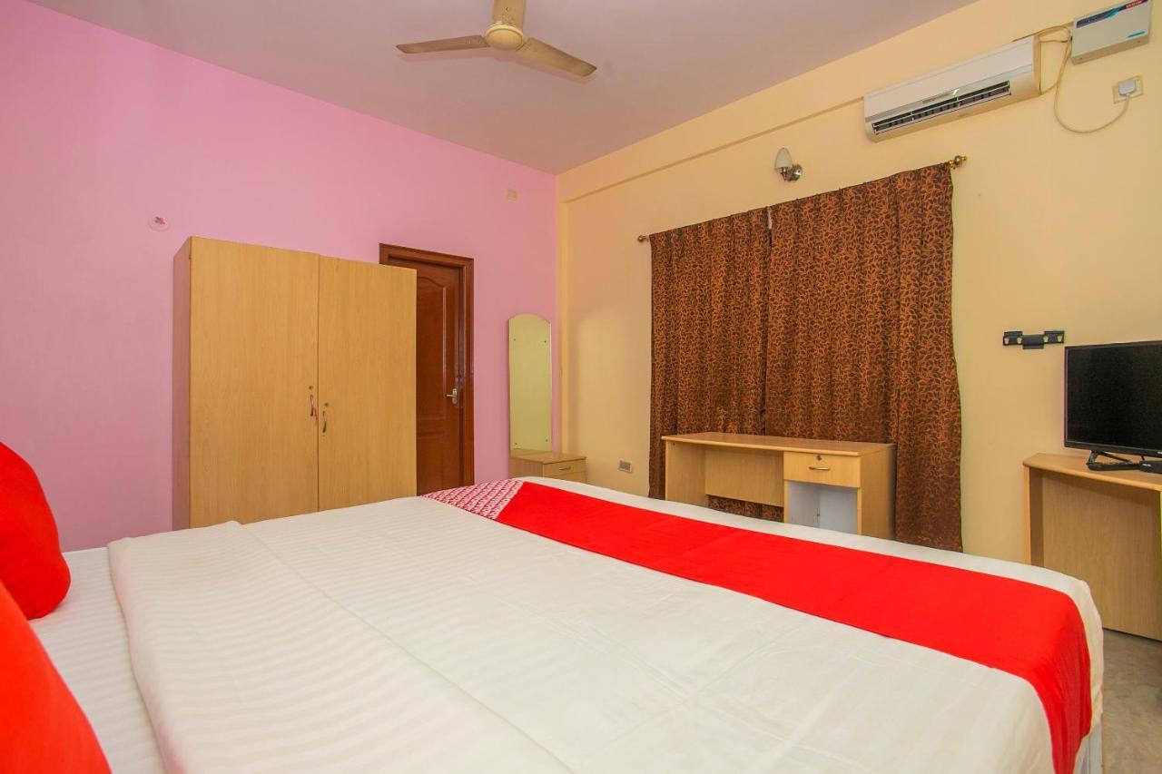 Capital O 5379 The Roy Grand Hotel