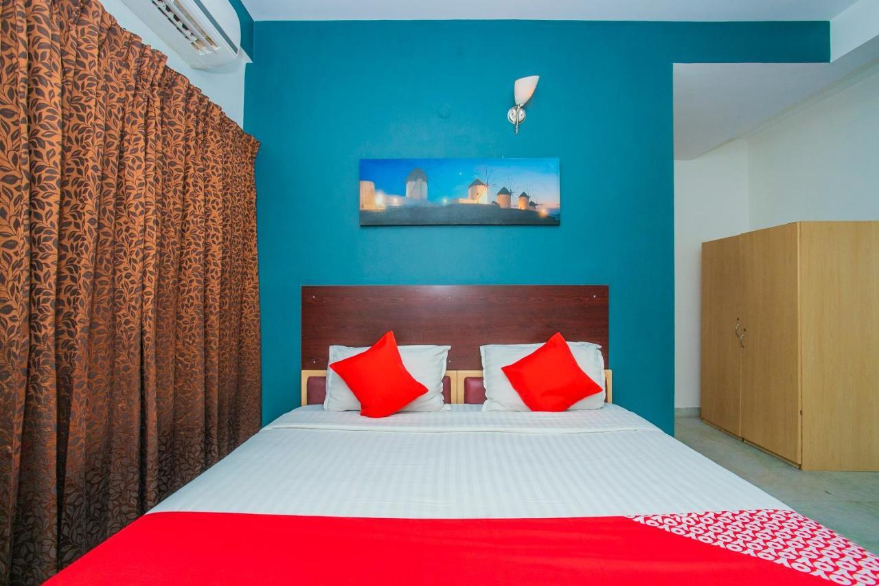 Capital O 5379 The Roy Grand Hotel