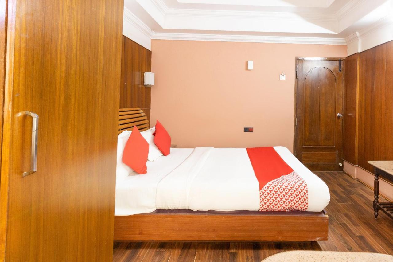 Oyo 3778 Pulkeshi Hotel 3*