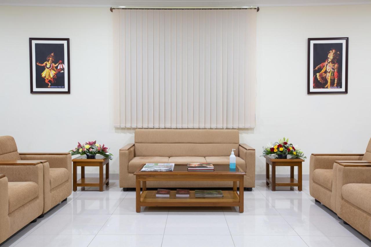 Kstdc Kumarakrupa Hotel Bangalore
