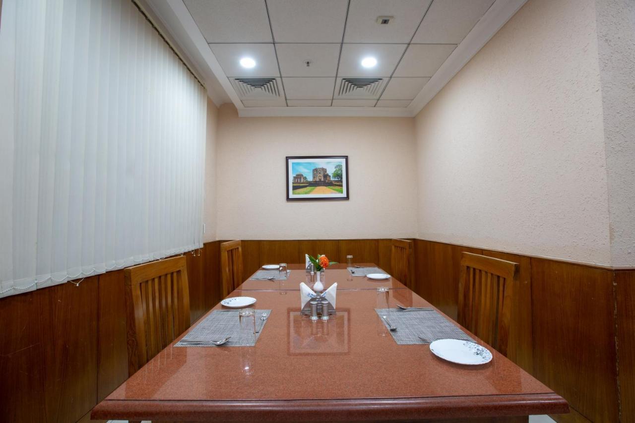 Kstdc Kumarakrupa Hotel Bangalore