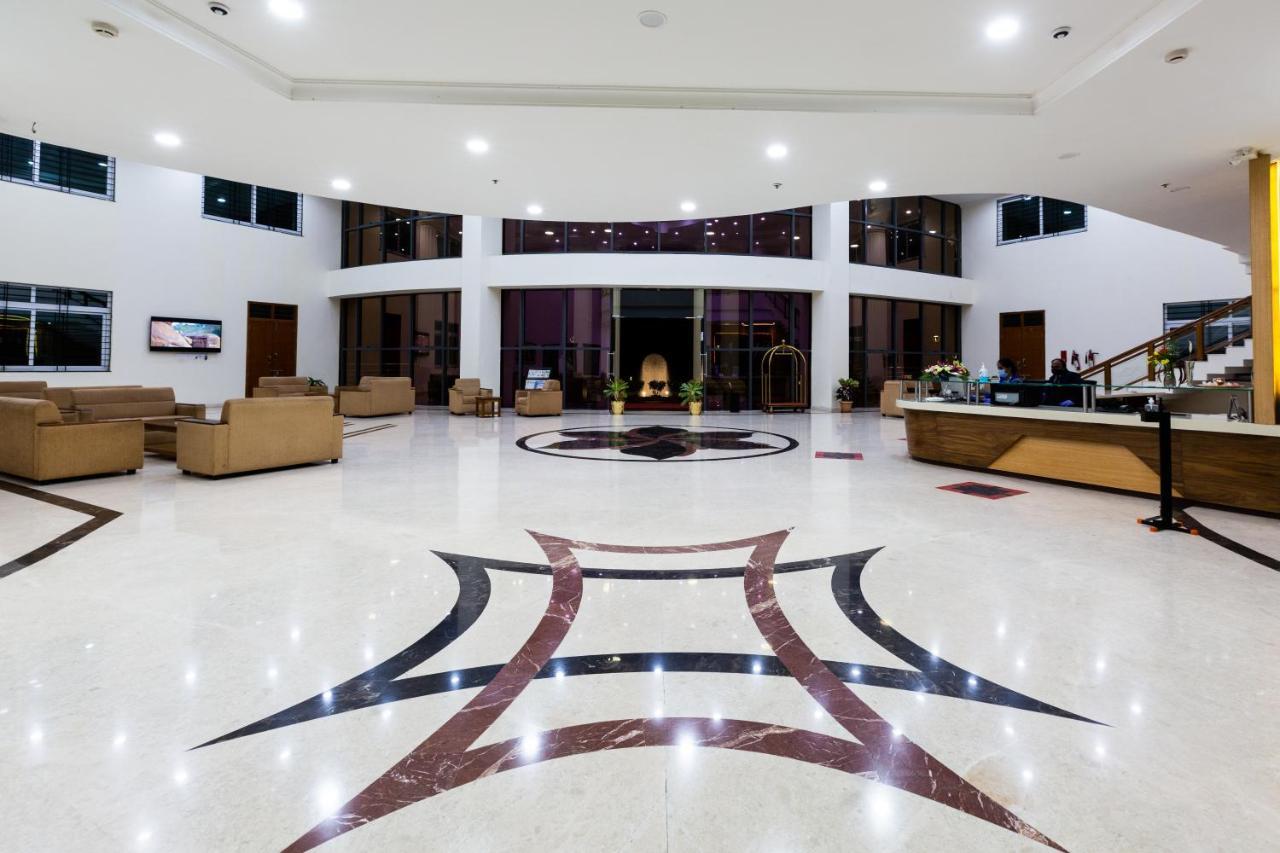 Hotel Kstdc Kumarakrupa Bangalore