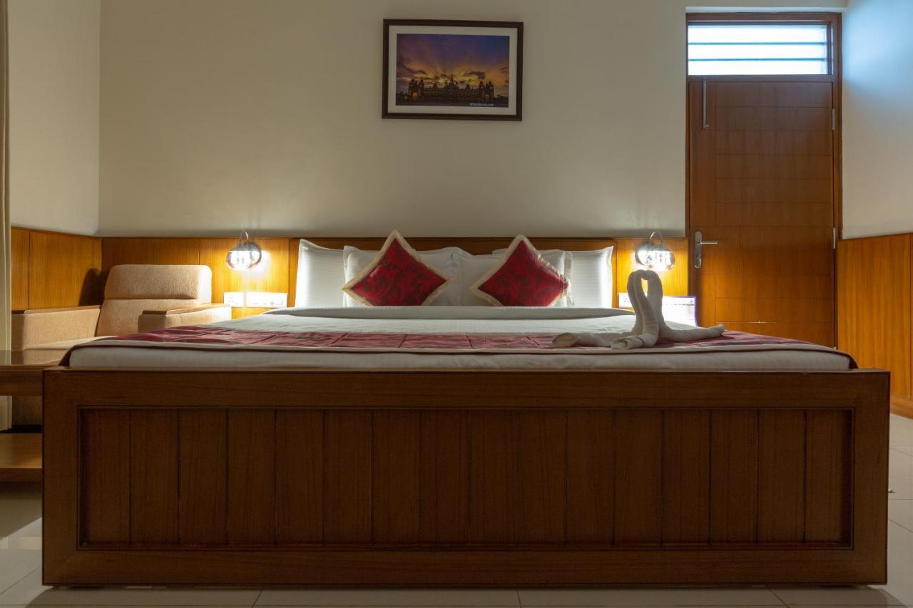 Kstdc Kumarakrupa Bangalore