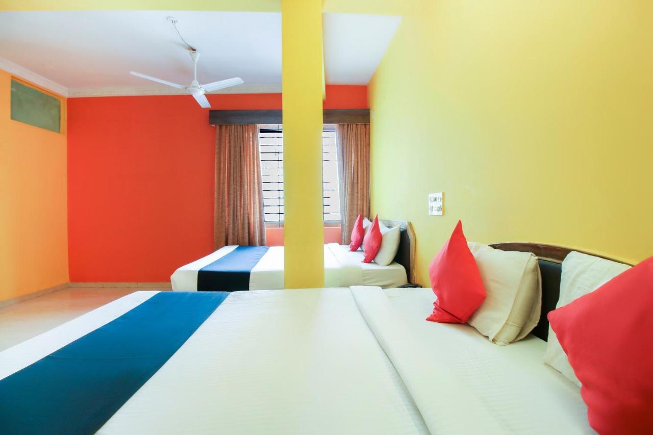 Capital O 71729 Lucky Hotel