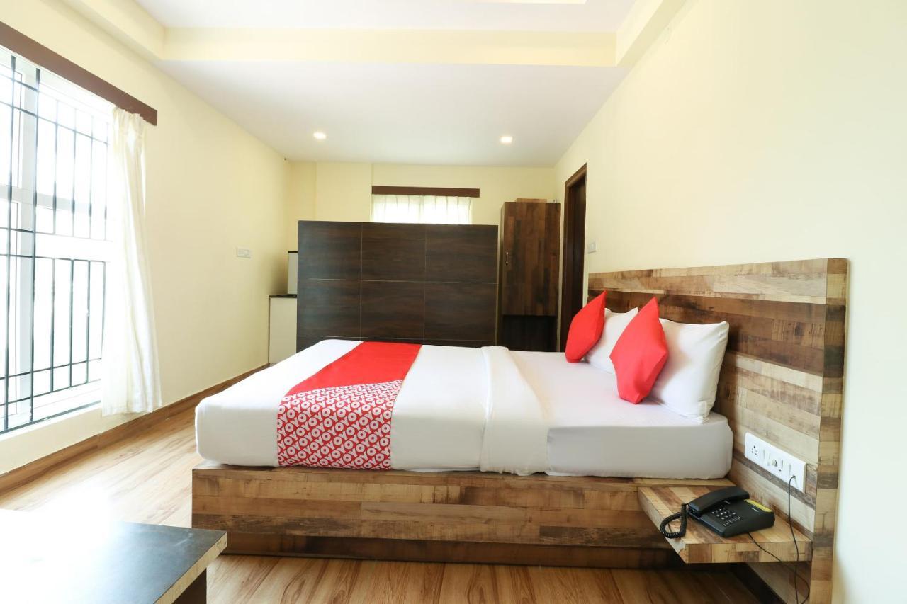 Oyo 36197 Royal Wood Hotel