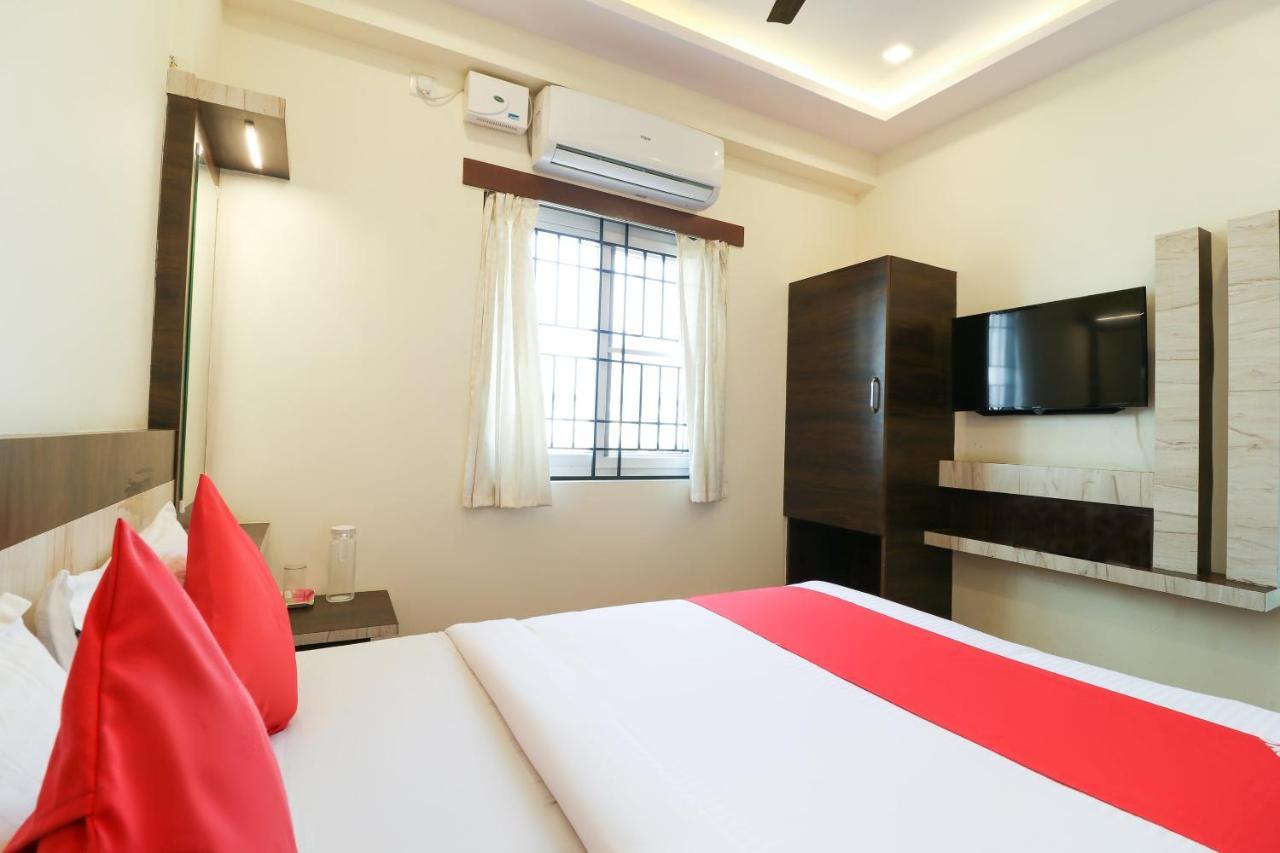 Oyo 36197 Royal Wood Hotel 3*