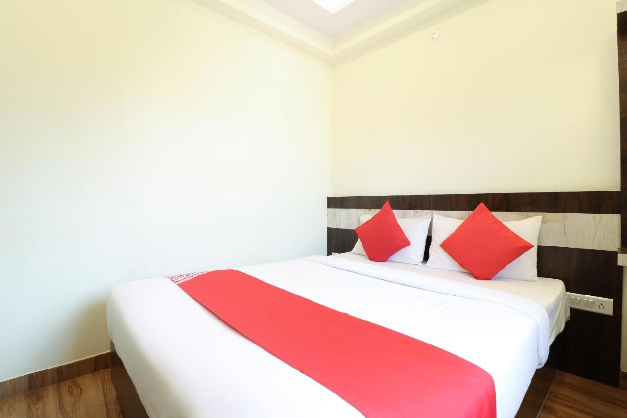 Oyo 36197 Royal Wood 3* Bangalore