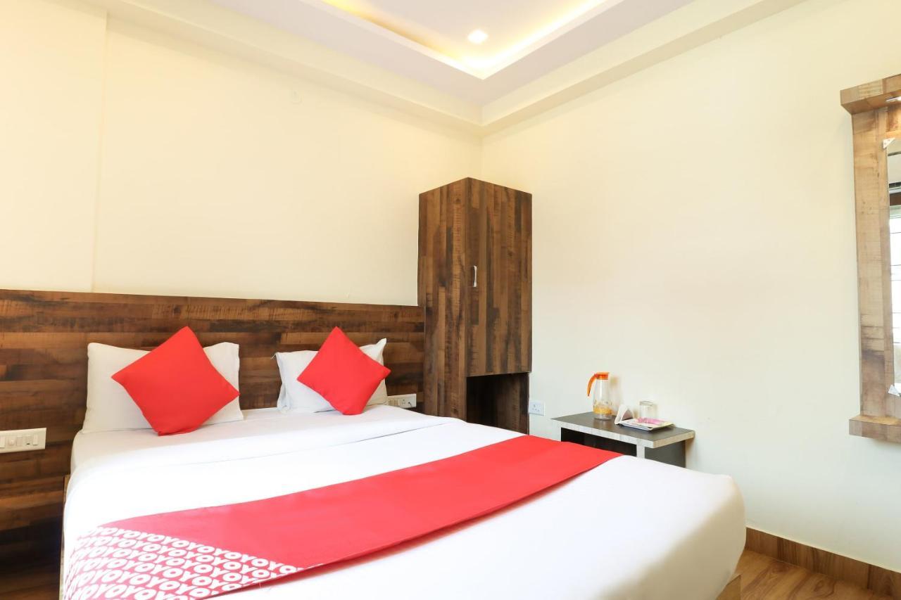 Oyo 36197 Royal Wood Hotel