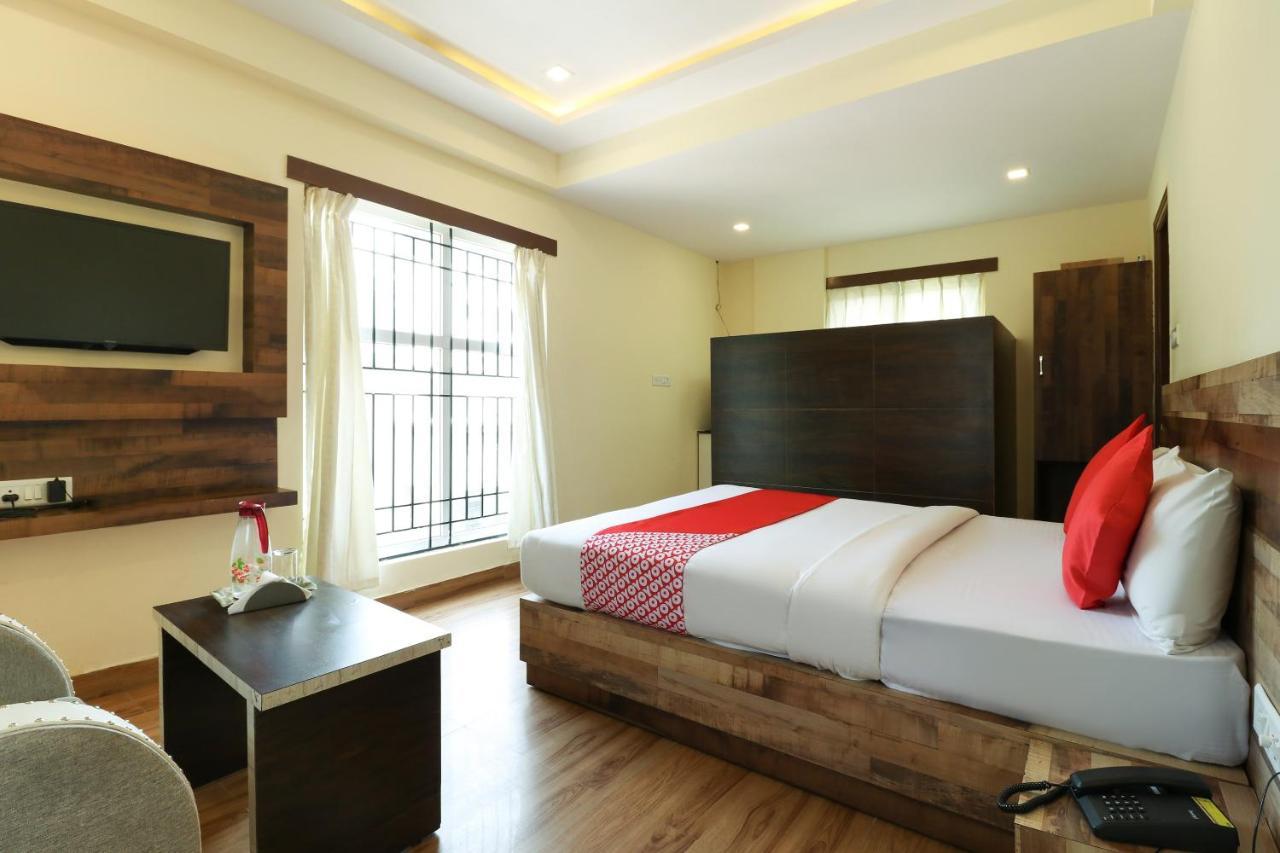 Oyo 36197 Royal Wood Hotel