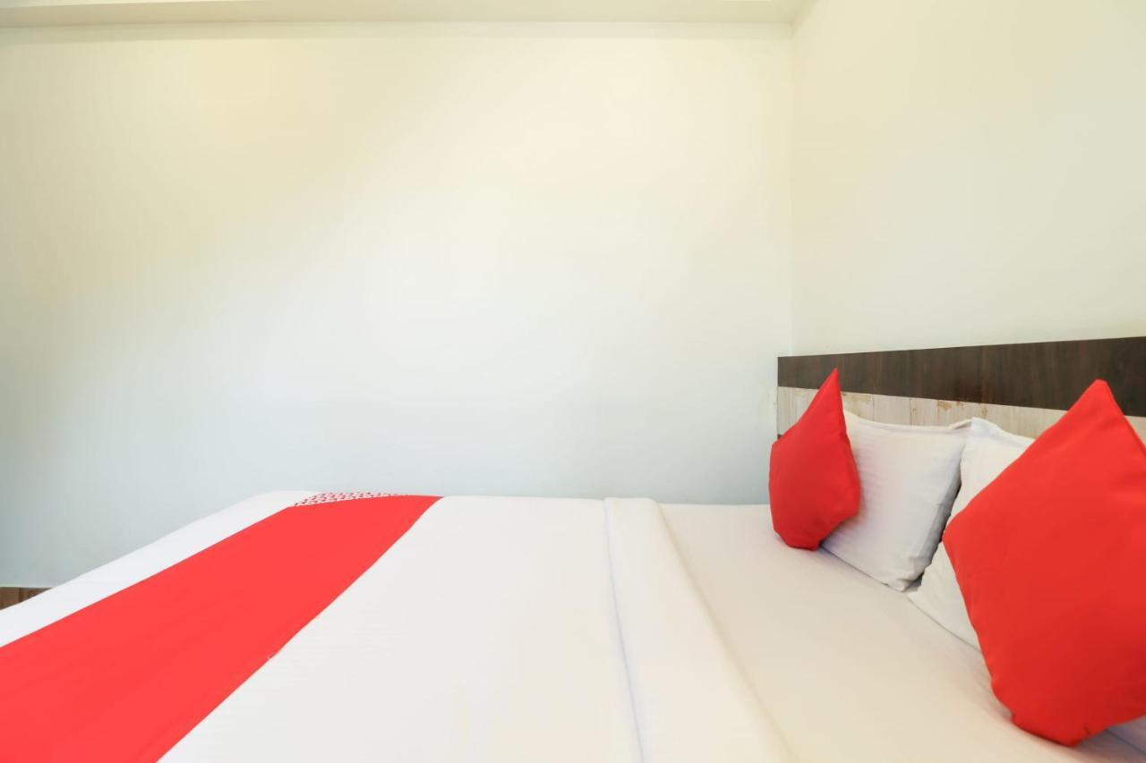 Oyo 36197 Royal Wood 3* Bangalore