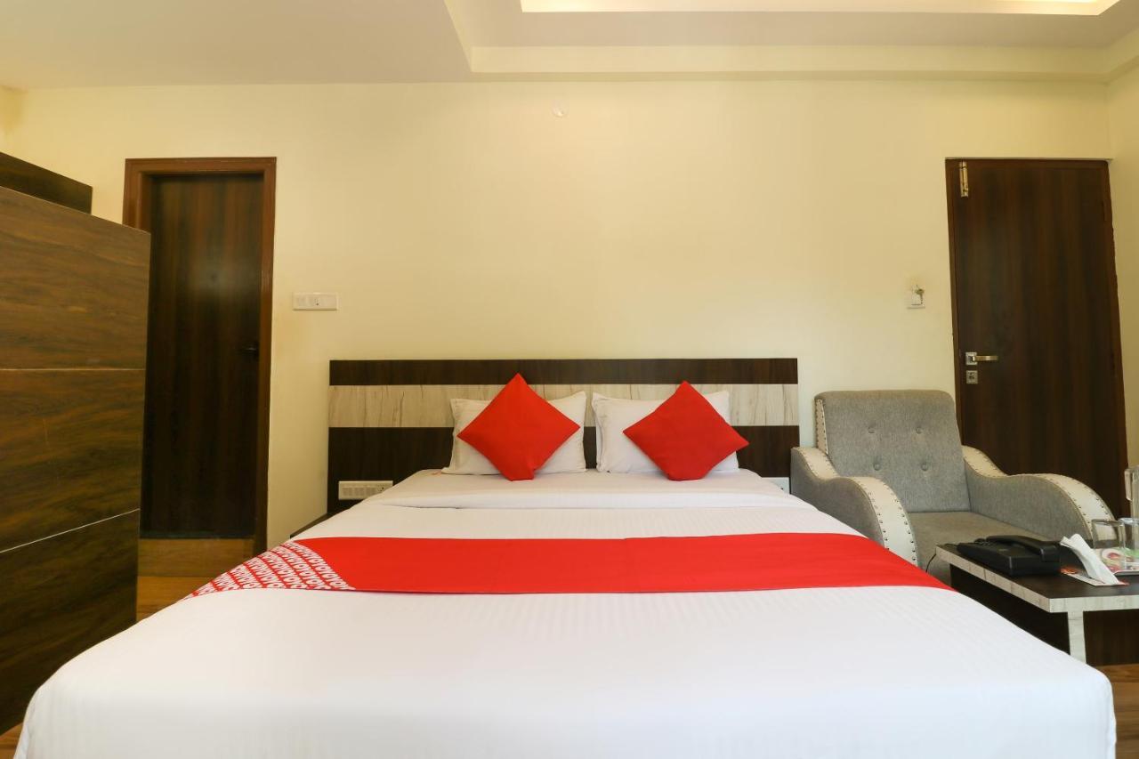 Hotel Oyo 36197 Royal Wood Bangalore