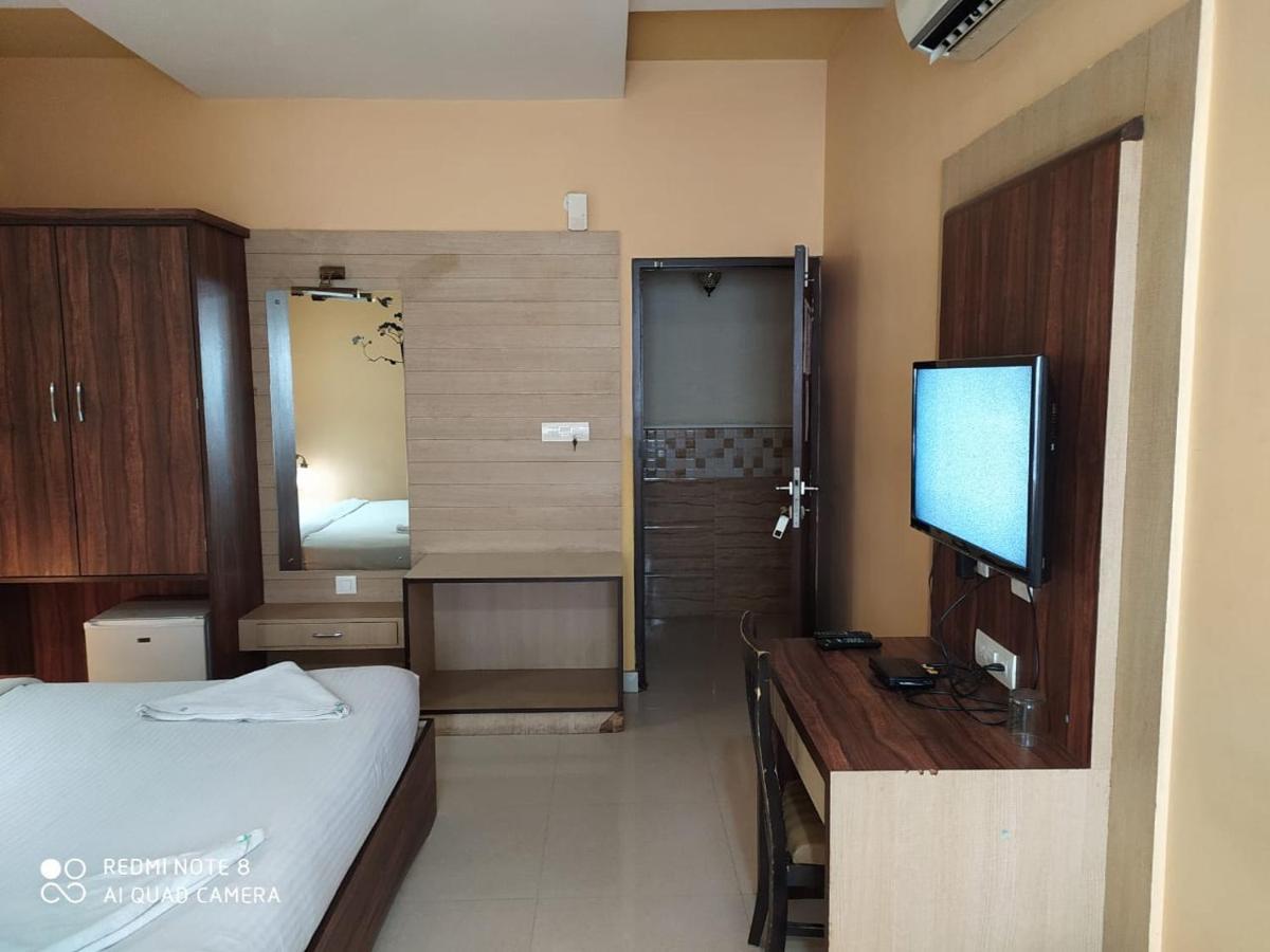 O Royal Shades Hotel