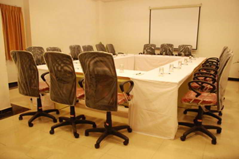 Oyo 15781 Shree Adiga Residency Pensão