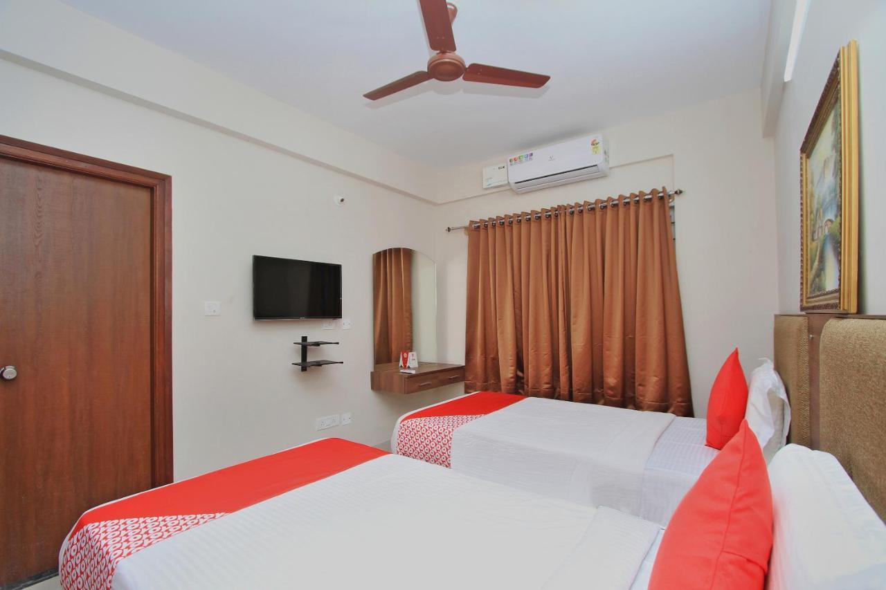 Vaccinated Staff - Oyo 10379 Varcity Sapphire 3* Bangalore