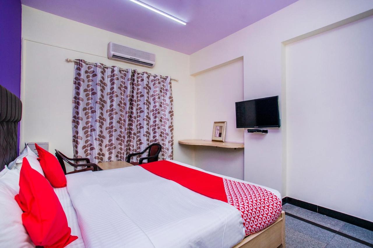 Hotel Oyo 25036 Suraksha Residency