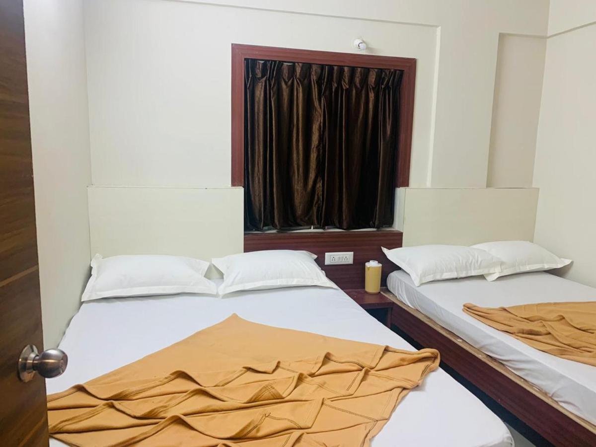 Sahara Hotel *