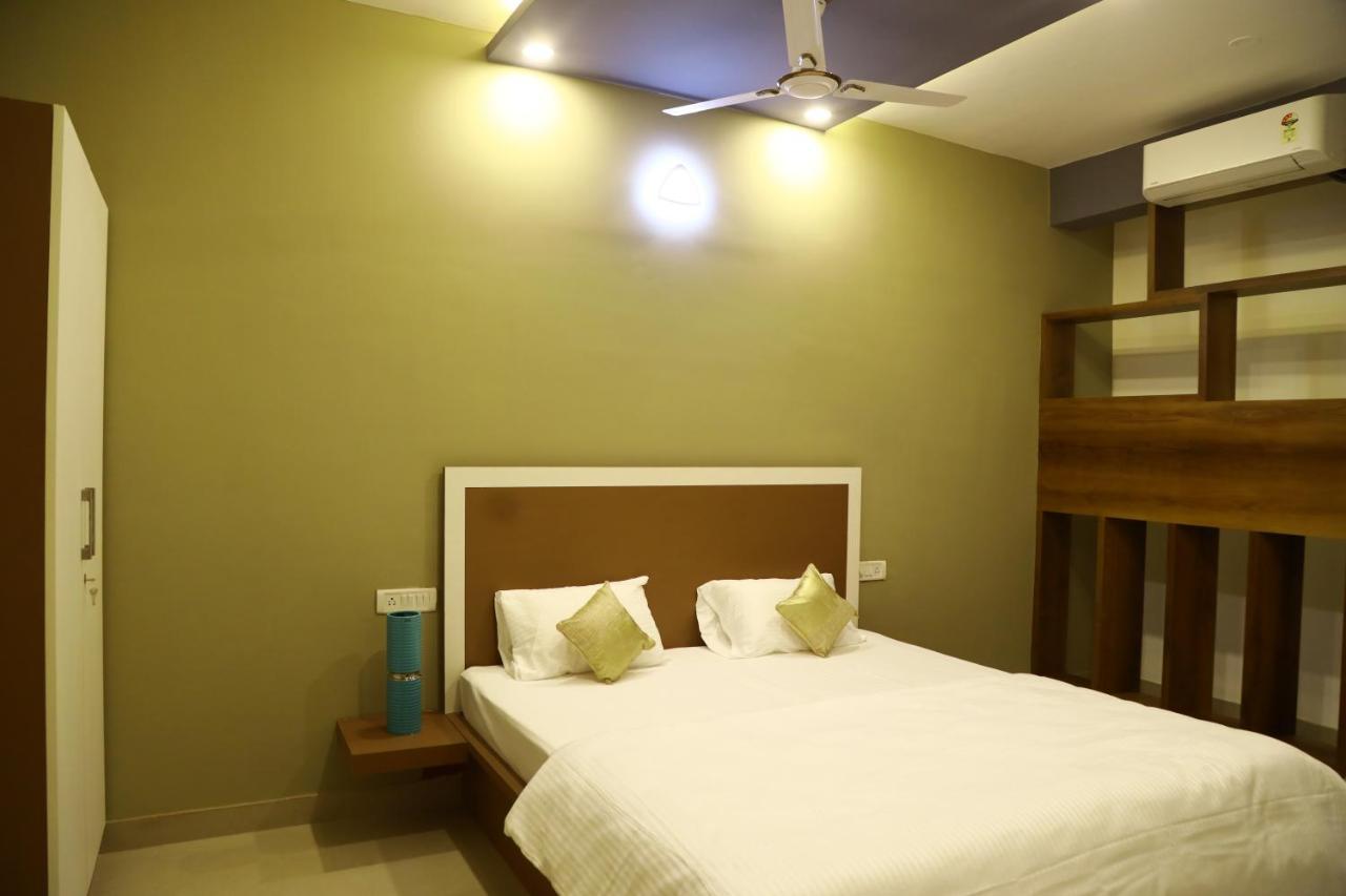 Oakhaven Service Apartments Premium 3Bhk Hotel