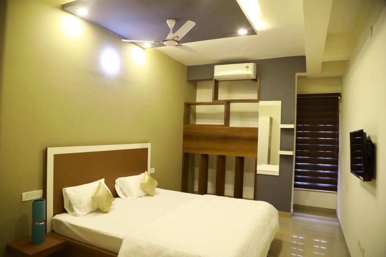 Oakhaven Service Apartments Premium 3Bhk Bangalore