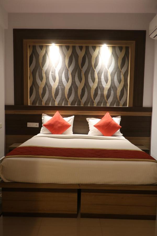 Hotel Flora 3*