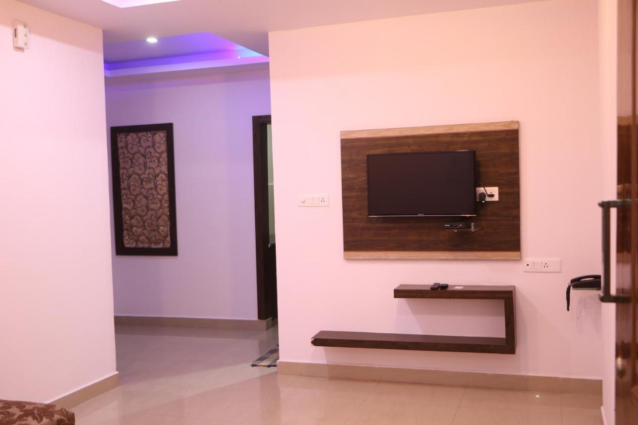 Flora Hotel 3*