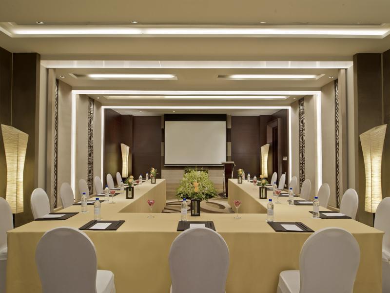 Country & By Radisson, Hebbal Road 4*
