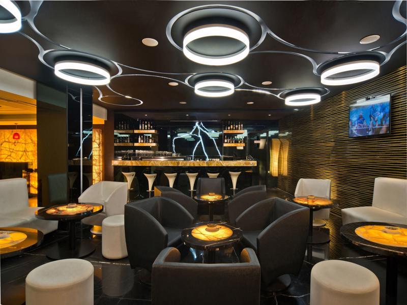 Hotel Country & By Radisson, Hebbal Road Bangalore