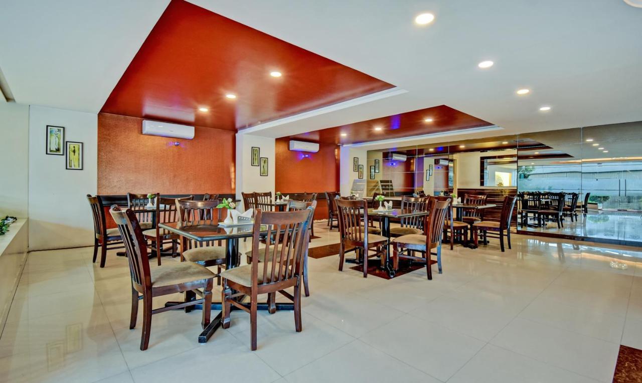 Treebo Raj Elegance Manyata Tech Park Hotel 3*