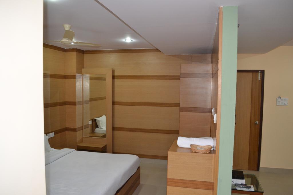 Hotel Shoba Inn-kammanahalli