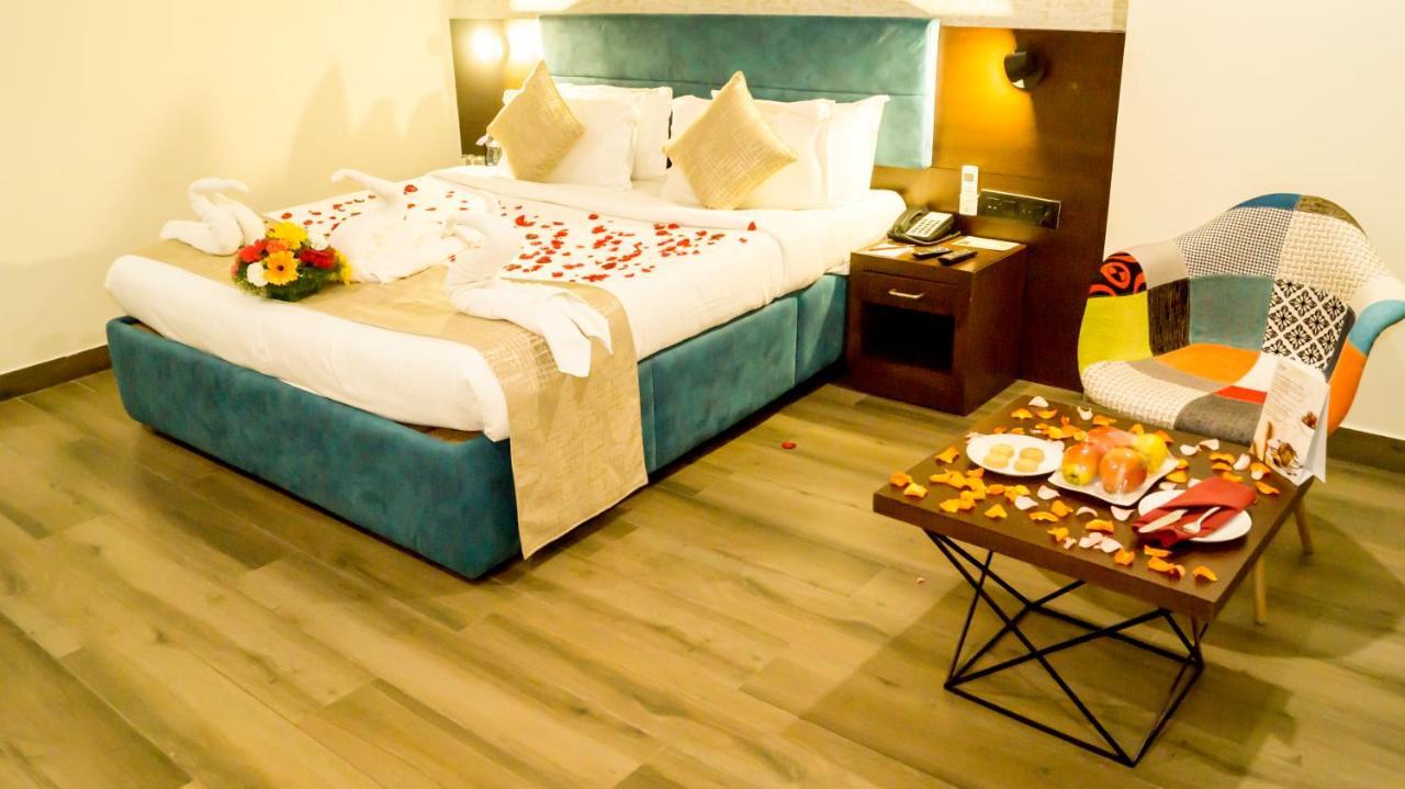 Icon Boutique By Bhagini 3*