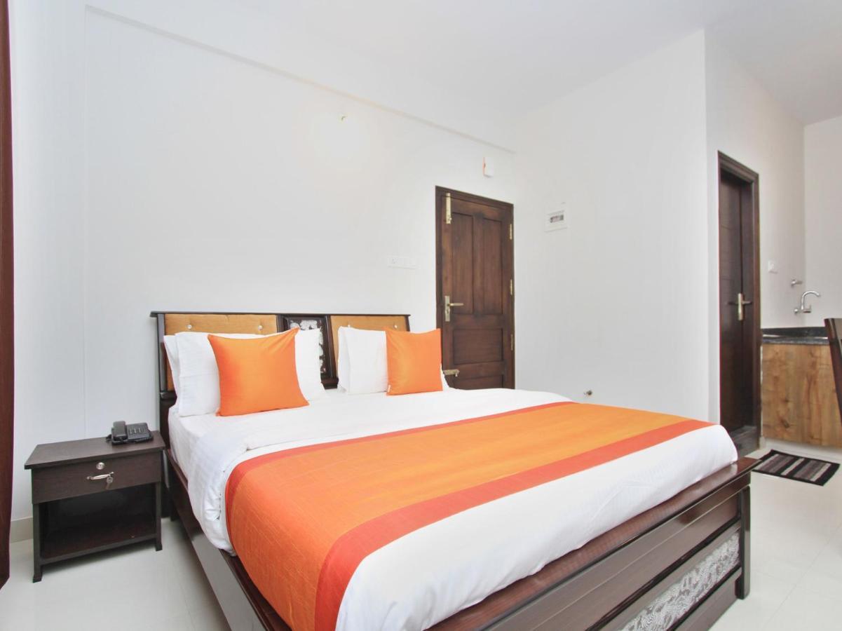 Hotel Oyo 12033 Royal