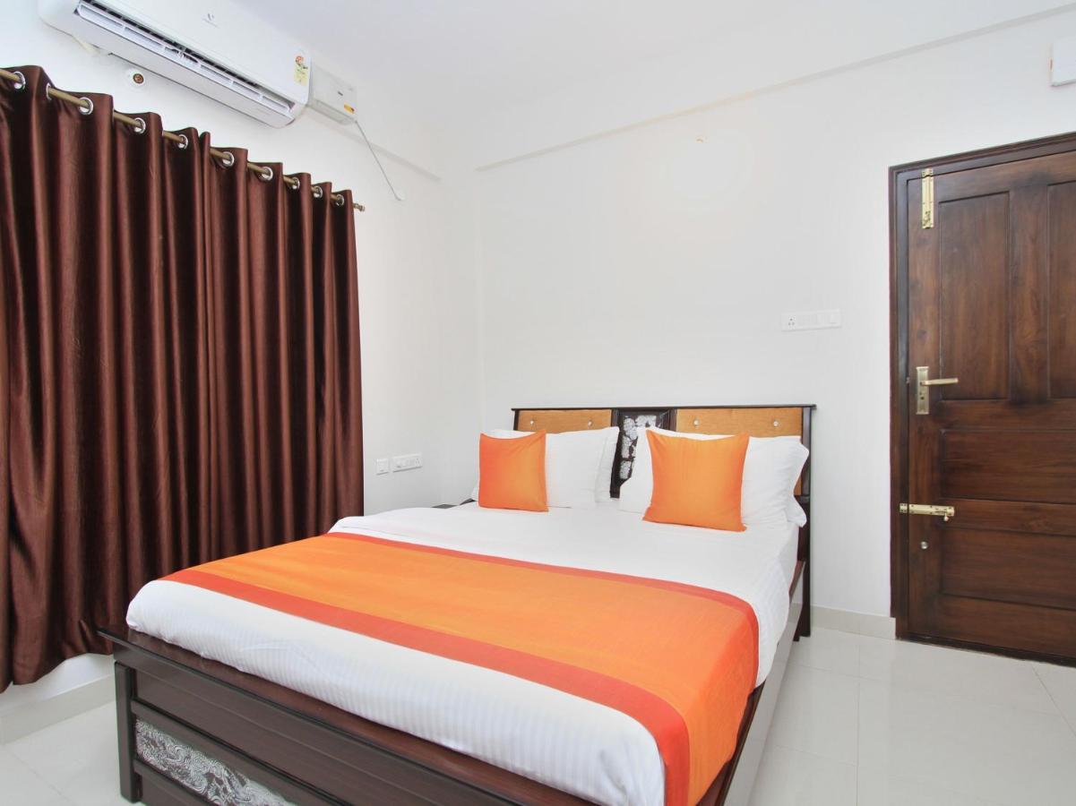 Oyo 12033 Royal Bangalore