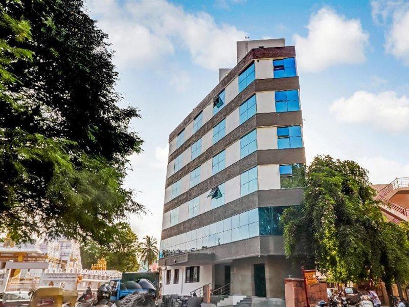 Oyo 79879 Elite Jp Nagar 3*