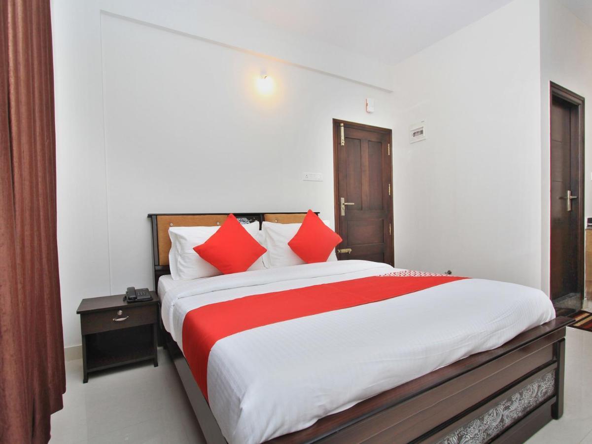 Hotel Oyo 12033 Royal 3*