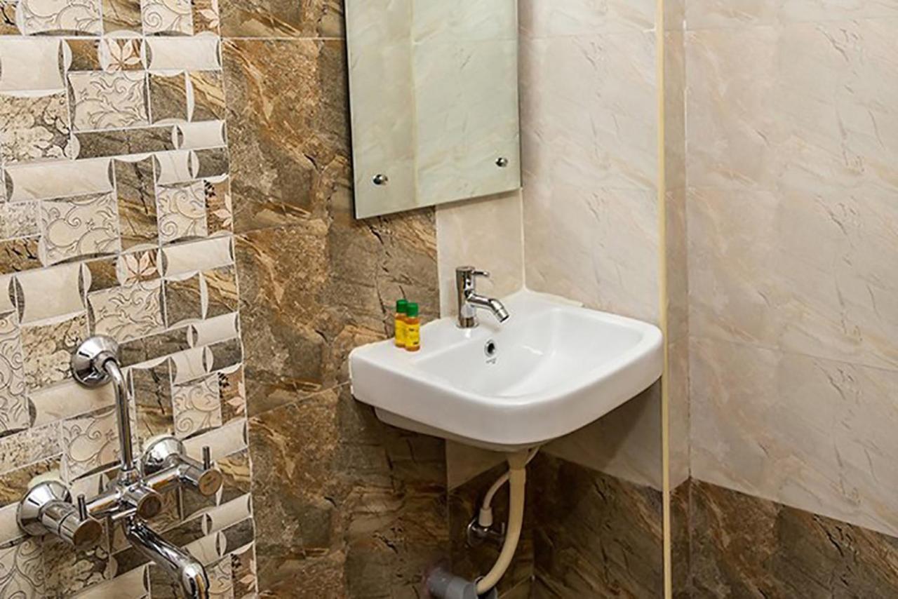 Fabexpress Hibiscus Suites Hebbal Bangalore