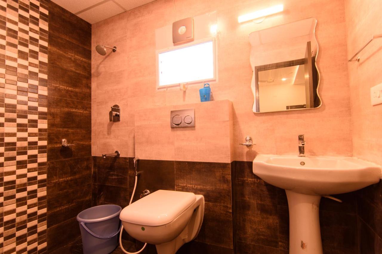 Hotel Ajantha Komforts,