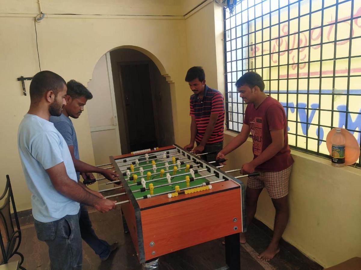 Metro Pg Hostel *