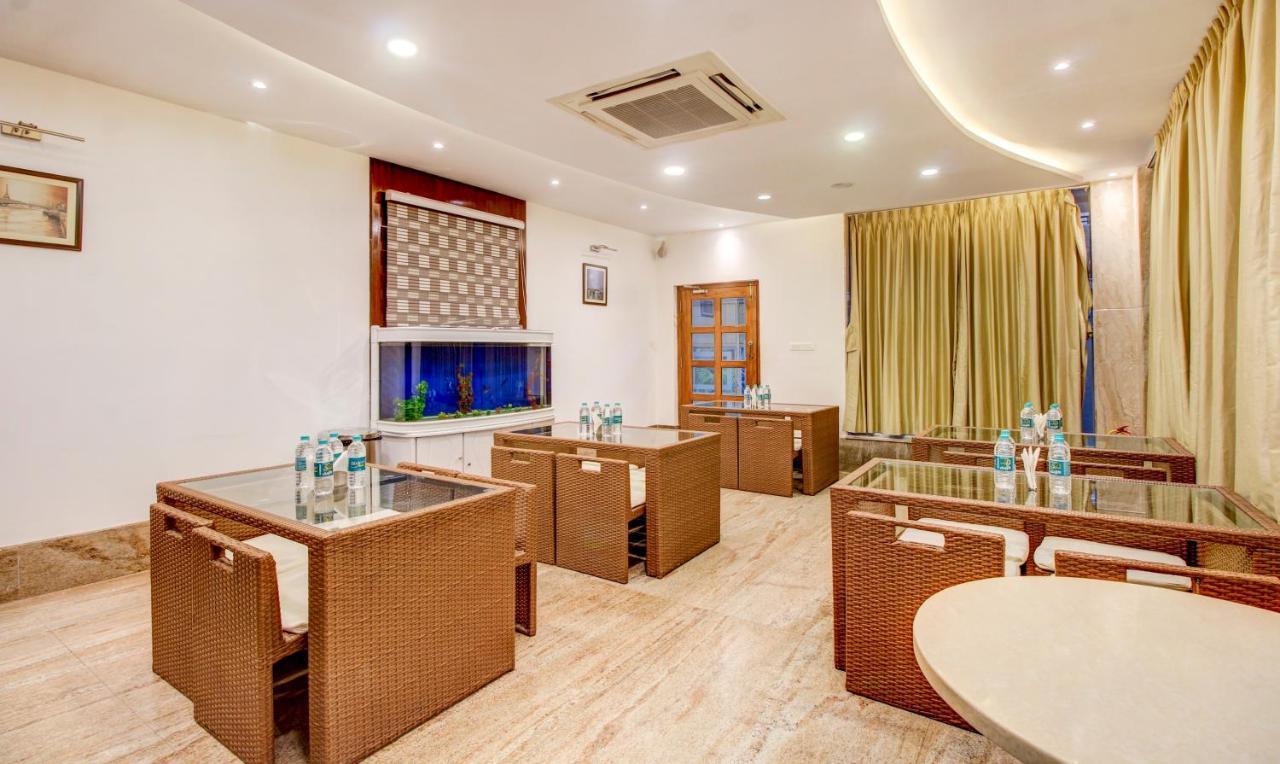 Treebo The Sai Leela R T Nagar Hotel 3*