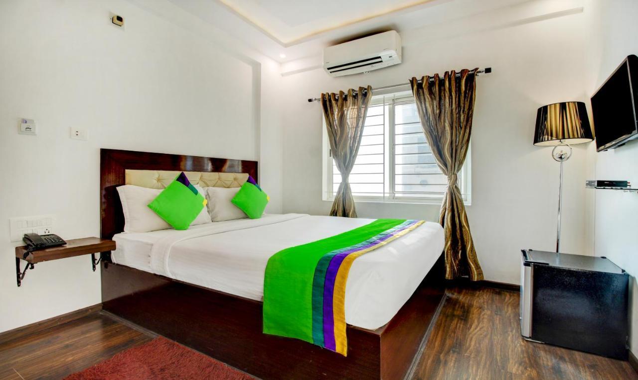 Hotel Treebo The Sai Leela R T Nagar