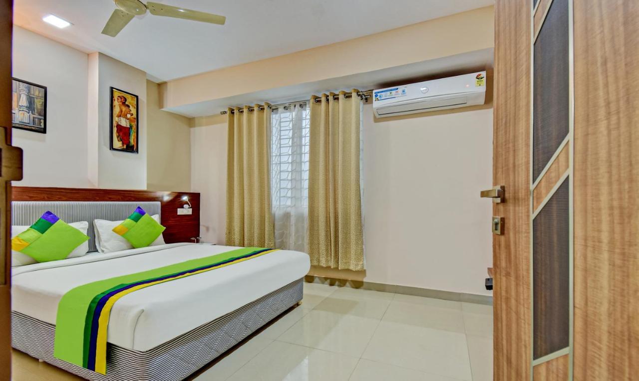 Treebo Trend Apple Tree & Suites