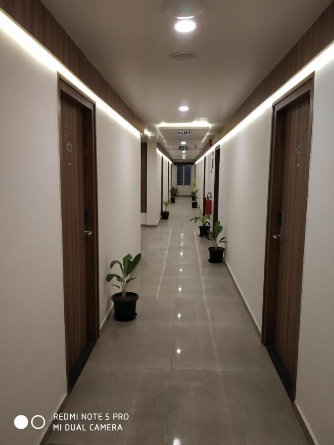 Hotel Parkwood Suites Kadubeesanahalli-fully Vaccinated Staff